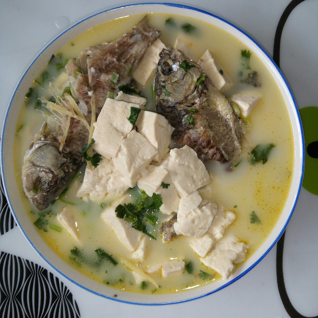 鲫鱼豆腐汤
