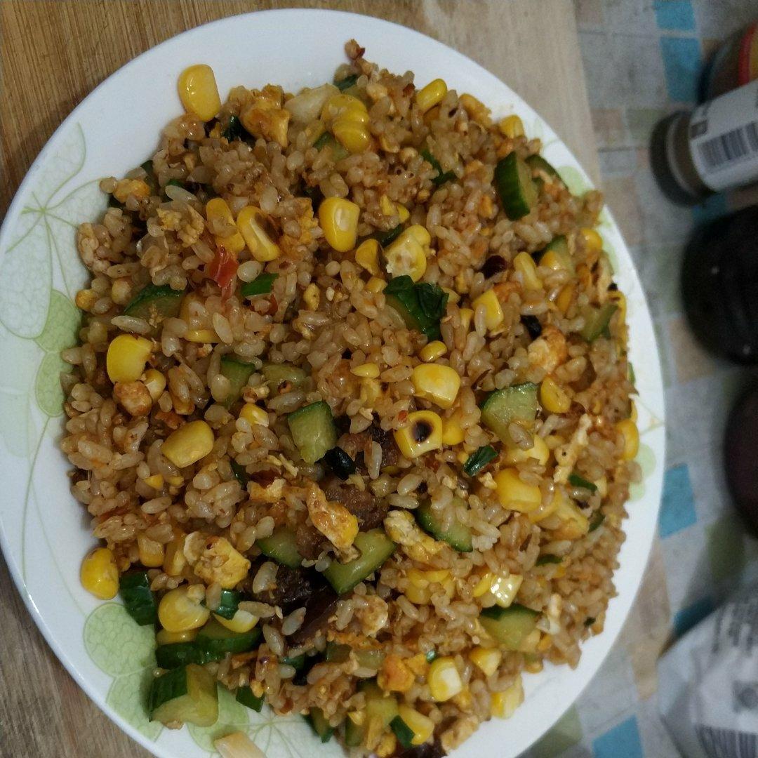 厨师长教你“蛋炒饭”如何做才好吃，答案都在这里面！