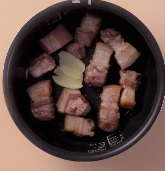 超简单｜入口即化土豆红烧肉电饭锅版的做法 步骤4