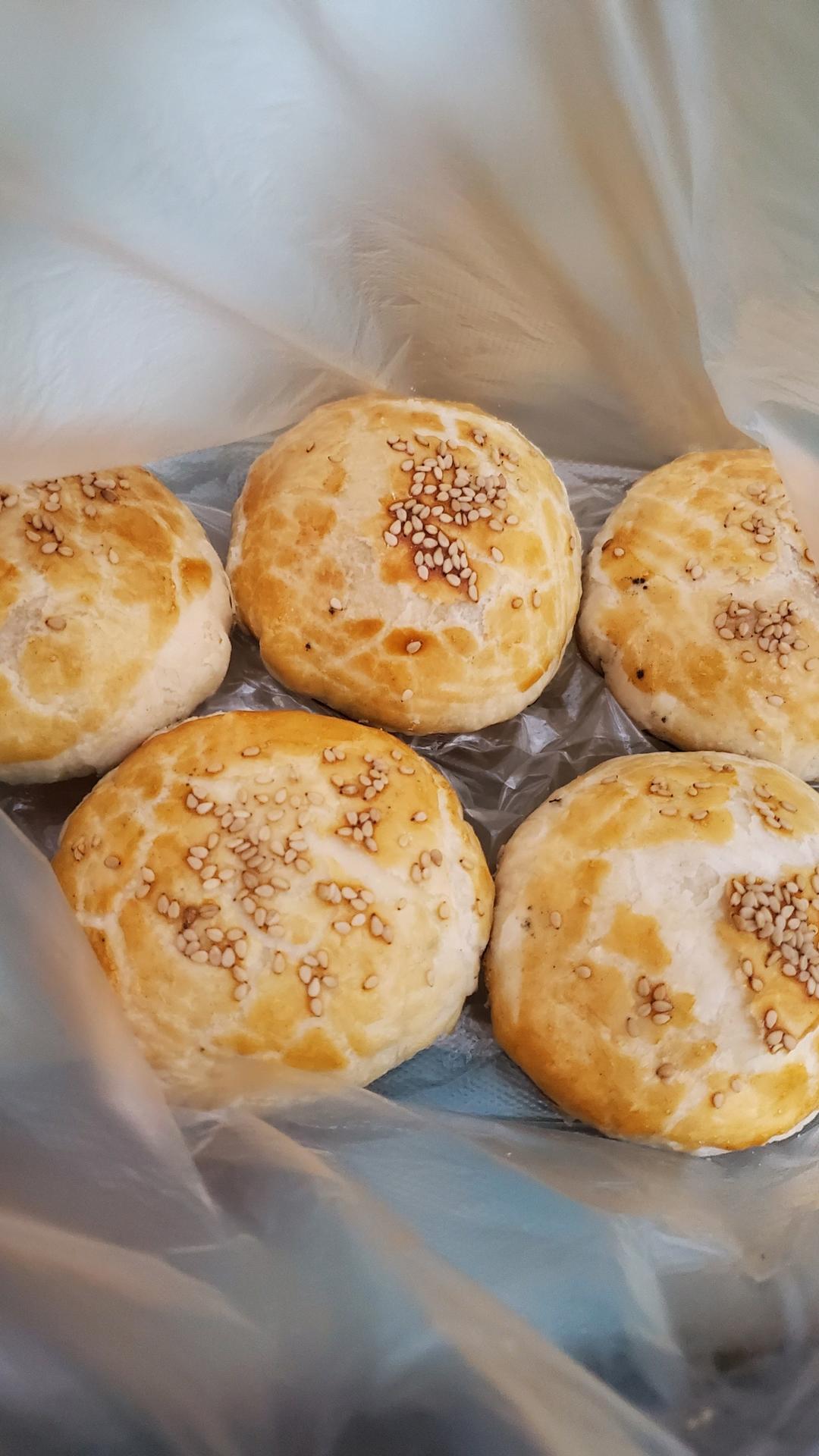 外酥里软，酥到掉渣的中式酥皮点心，爆好吃