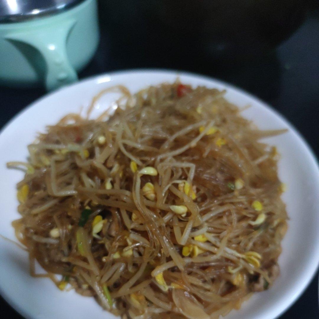 开胃下饭素菜！黄豆芽炒粉丝