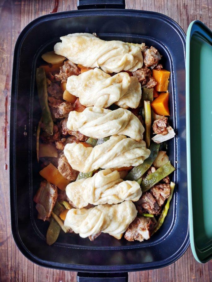 饭菜一锅出－土豆玉米排骨焖卷子【超详细】