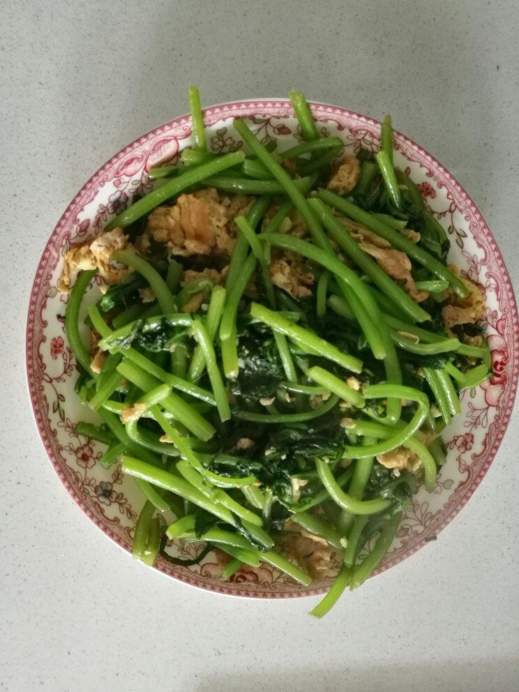 茼蒿炒鸡蛋