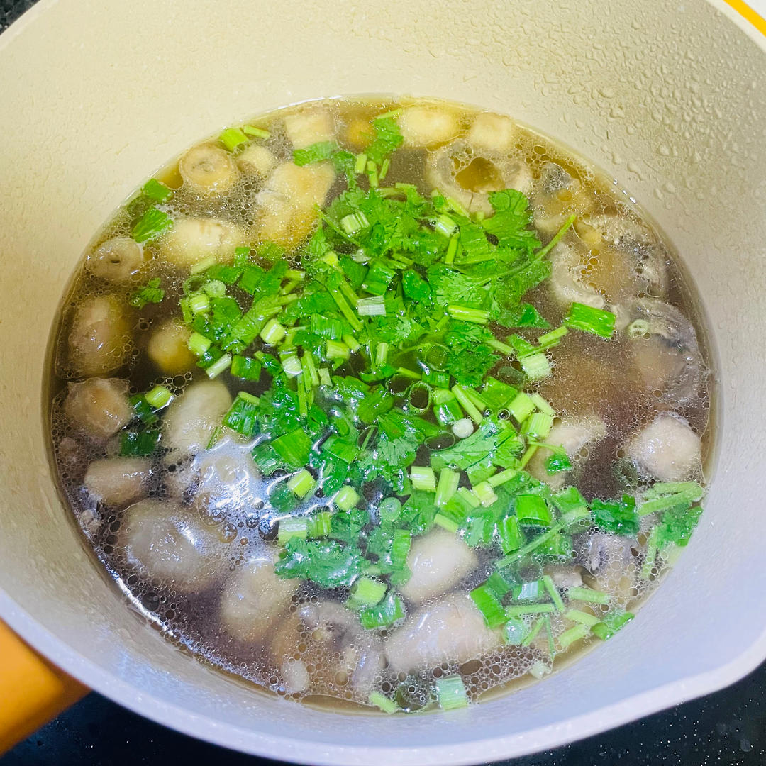 明明是素汤 却鲜得像鸡汤一样的「口蘑汤」
