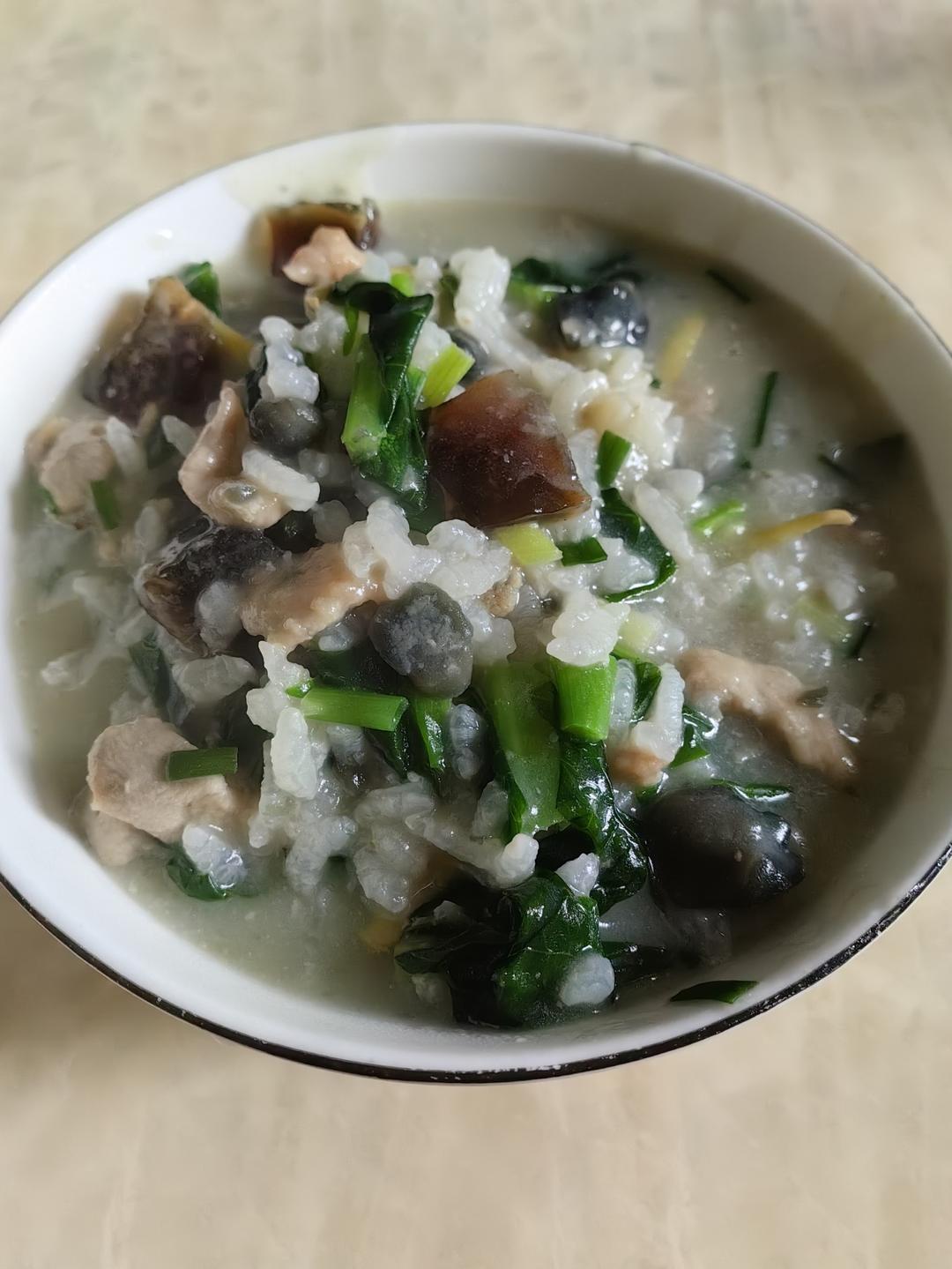 妈妈👩教我做的皮蛋瘦肉粥🥣简单快捷美味😋