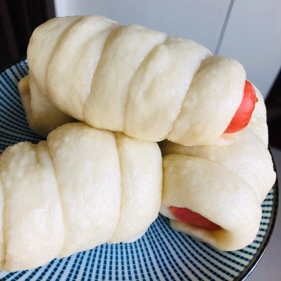 小小梅子子做的火腿馒头卷