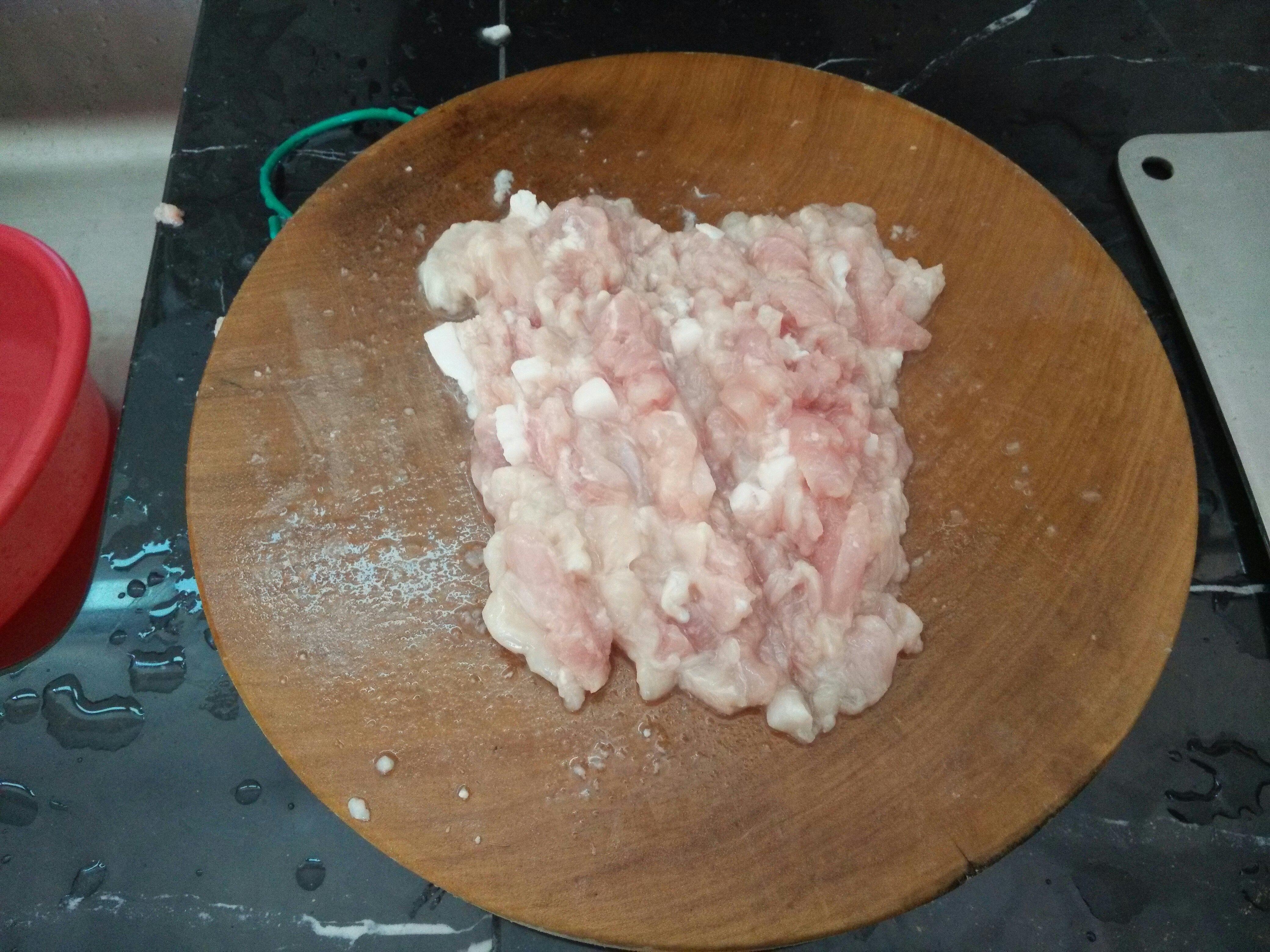 咸蛋蒸鸳鸯肉饼的做法 步骤1