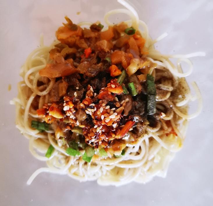 香喷诱人的热干面