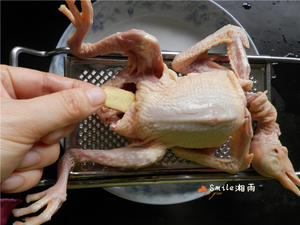 砂锅烤乳鸽的做法 步骤3