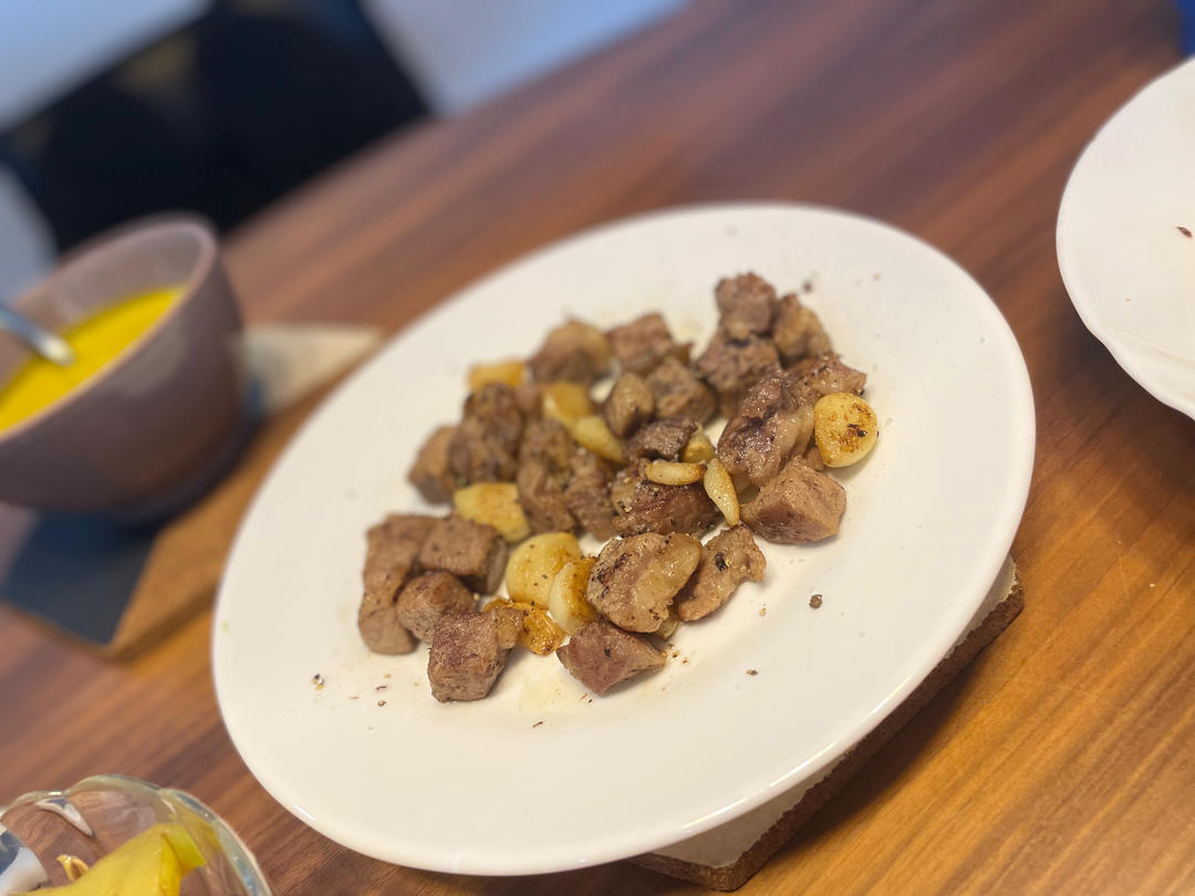 蒜子牛肉粒｜黑椒牛肉粒