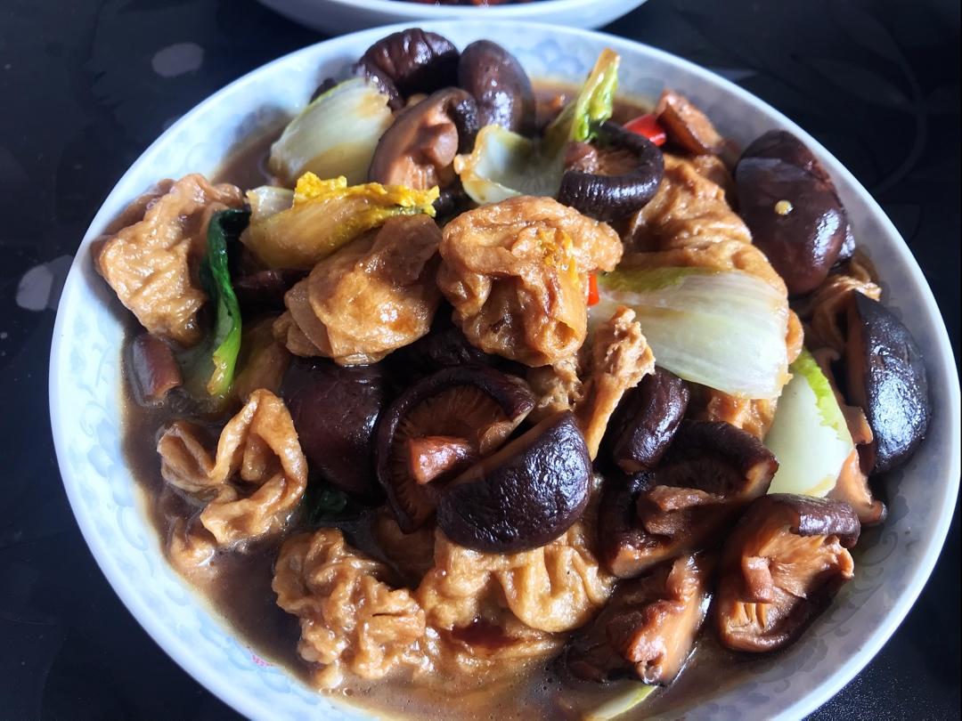 美味营养油面筋炒青菜