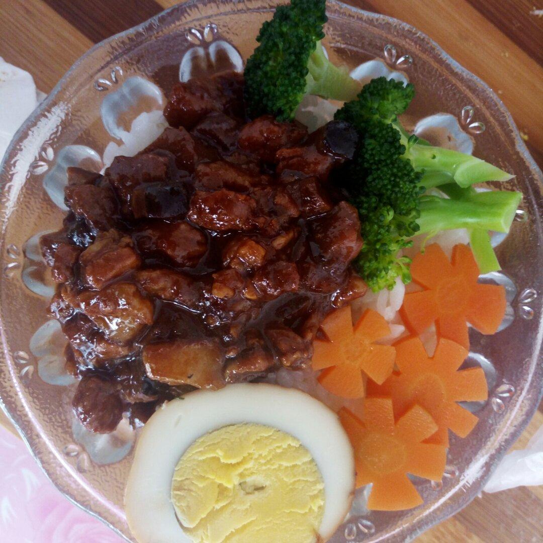 洋葱酥卤肉饭