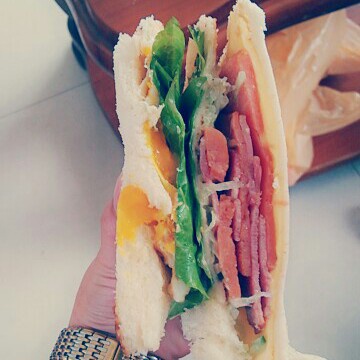 火腿芝士三明治