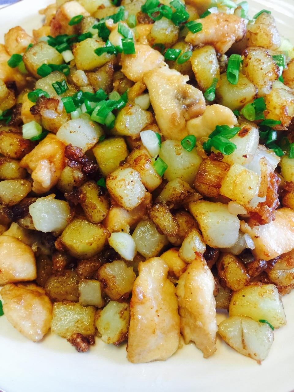 一道怎么做都好吃的干煎土豆鸡丁（红烧，咖喱，椒盐，孜然）