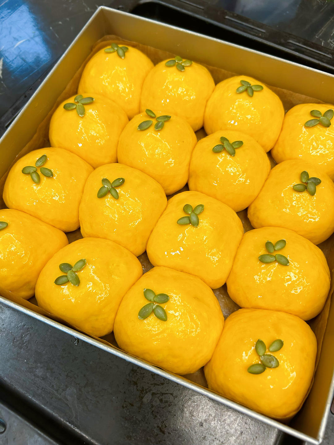 南瓜奶油小餐包（一次发酵）