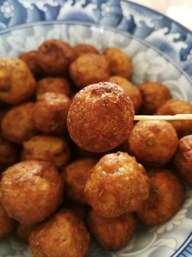 酥炸肉丸子