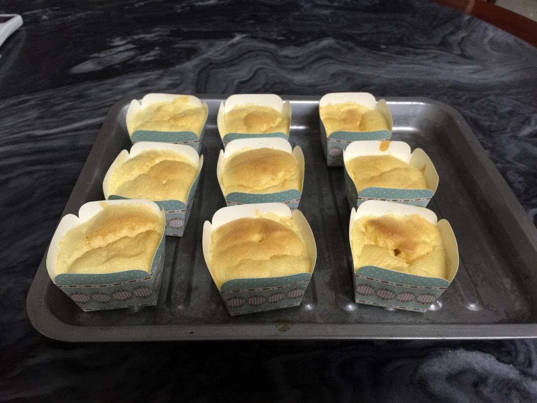 北海道戚风蛋糕(附卡仕达奶油做法)