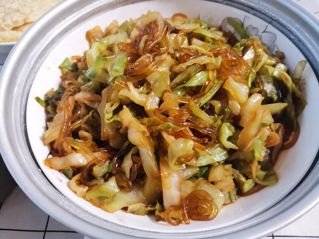 最近爱吃粉丝粉条～包菜炒粉丝