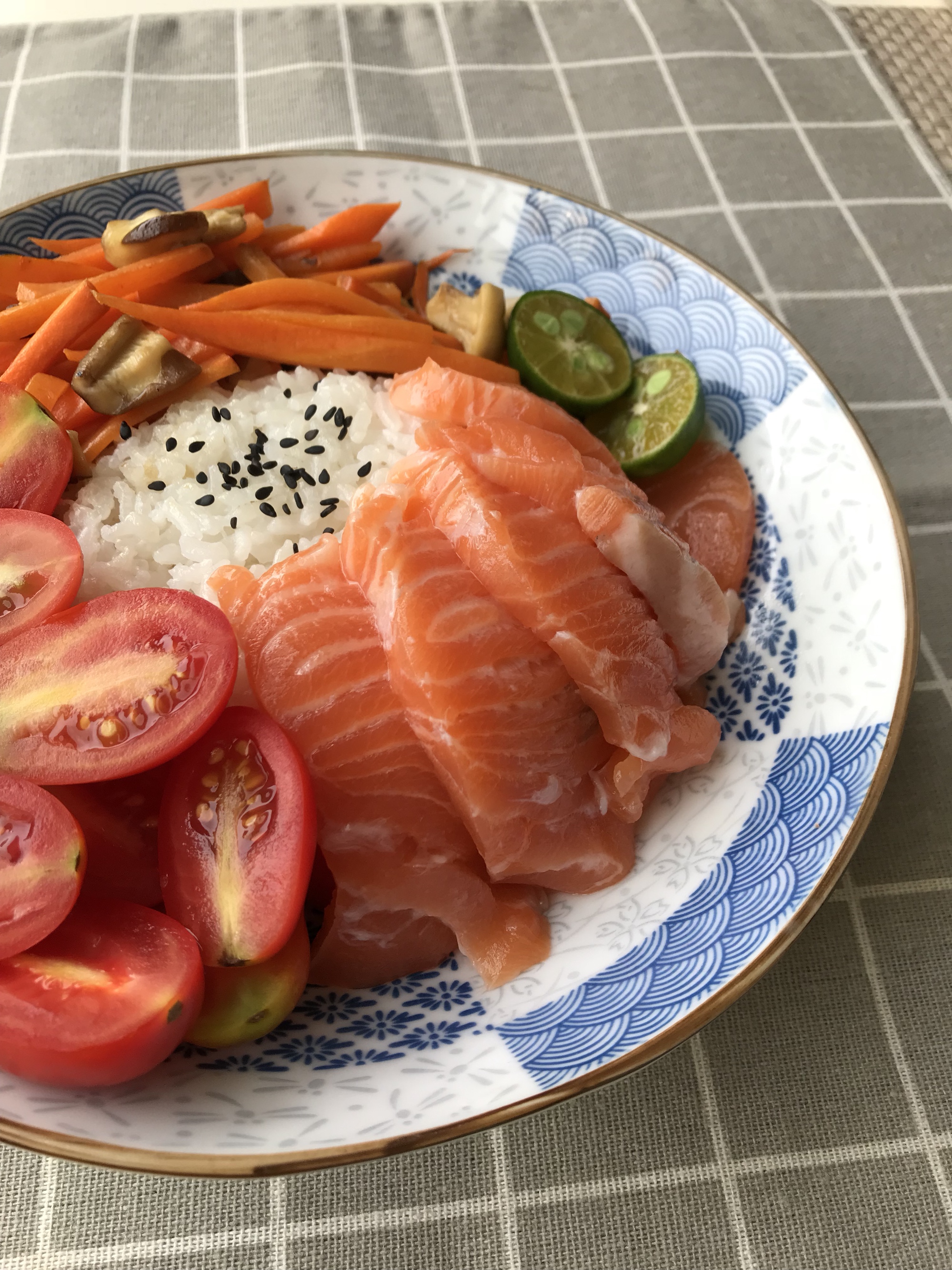 【减脂食谱】三文鱼厚切杂蔬饭的做法