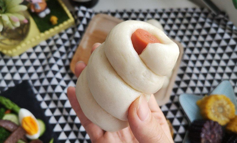 彩虹早餐做的火腿肠兔子馒头卷
