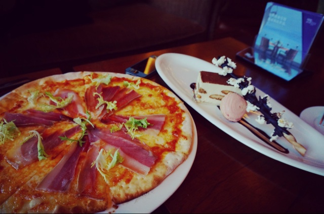 外食__走走停停。