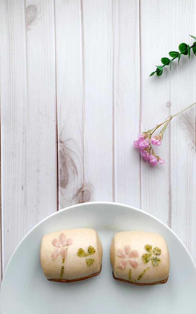 荞麦馒头刀切馒头春日花朵