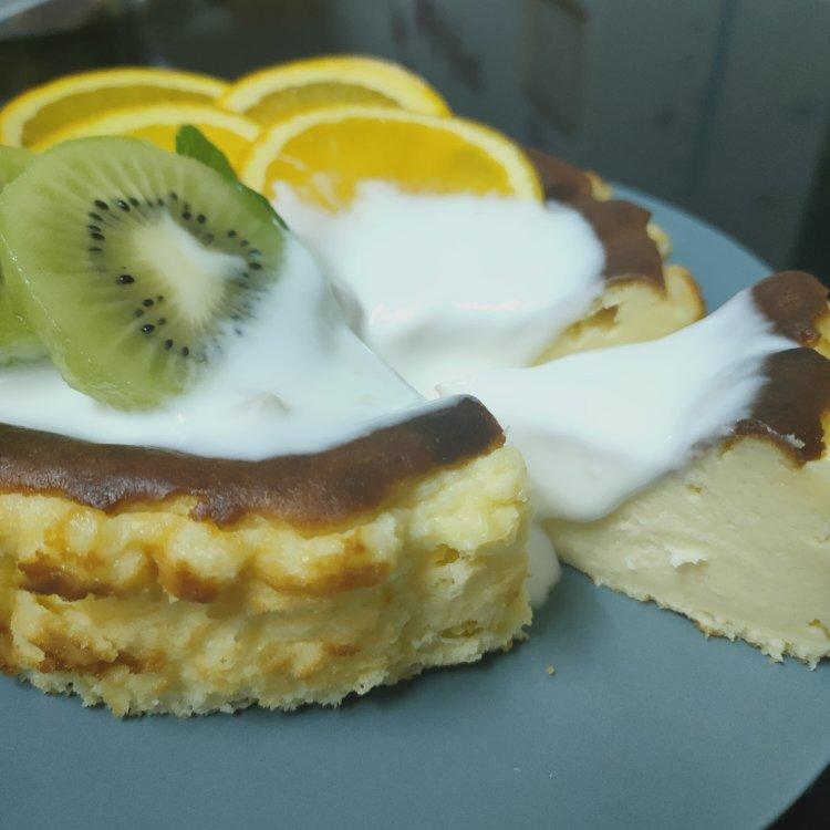 【原创】
零失败的下午茶-Basque巴斯克芝士蛋糕（消耗妙可蓝多奶油奶酪、雀巢淡奶油）