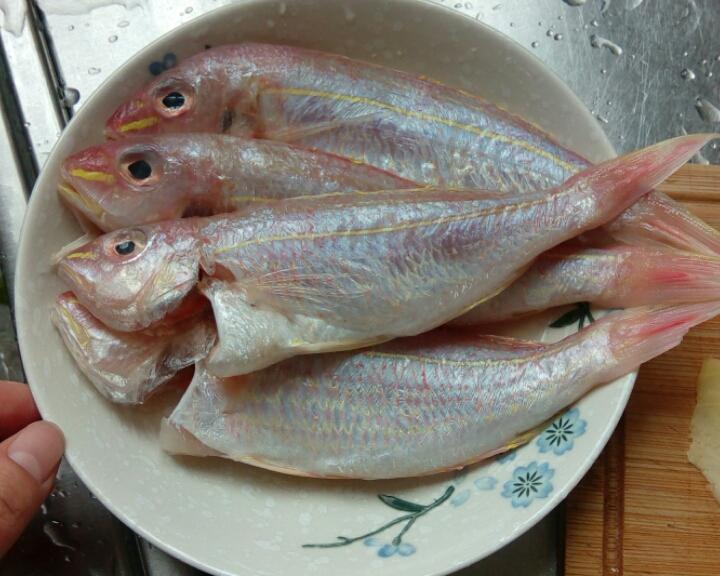 下饭下酒菜——味极红三鱼的做法 步骤2