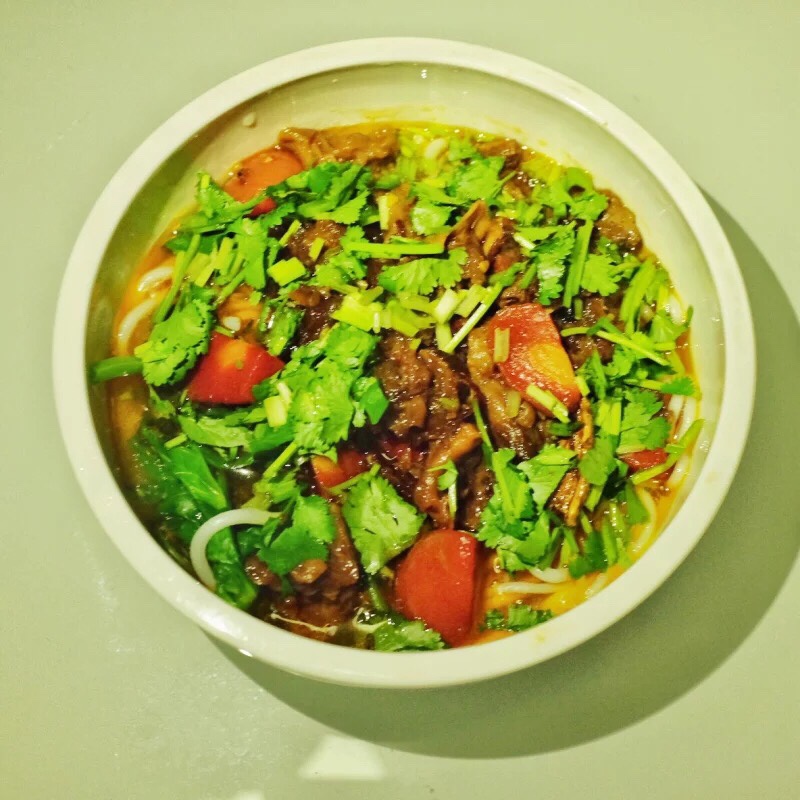 红油香辣牛肉米线