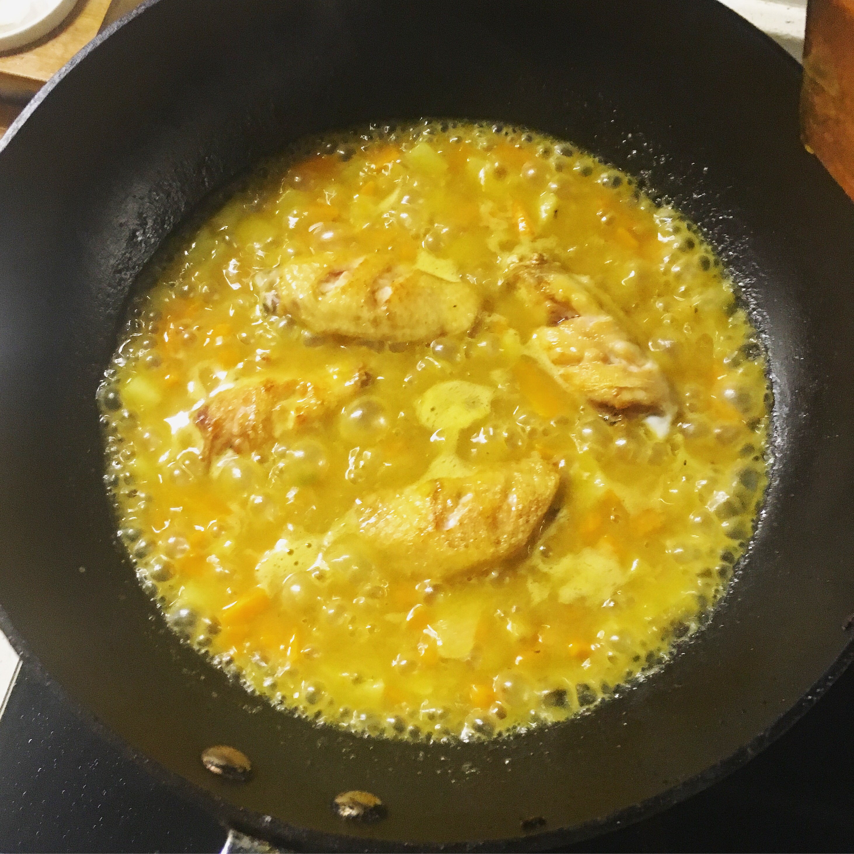 简单美味的土豆咖喱鸡翅的做法 步骤8