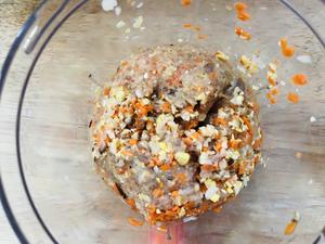 宝宝辅食——玉米胡萝卜香菇虾肠的做法 步骤3