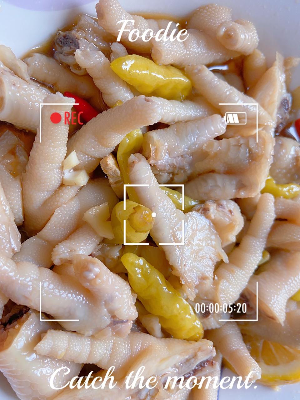 这道菜下雨的天使在做柠檬凤爪时多了鸡爪,顺便就做了另一种泡椒凤爪