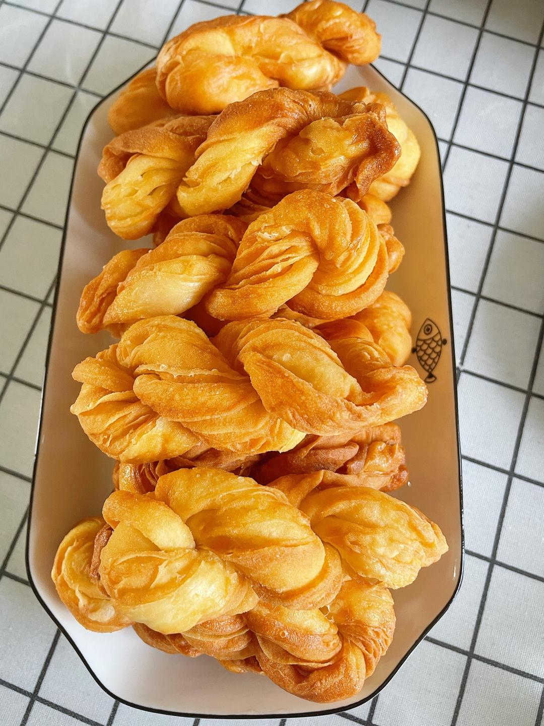 千层大麻花的做法