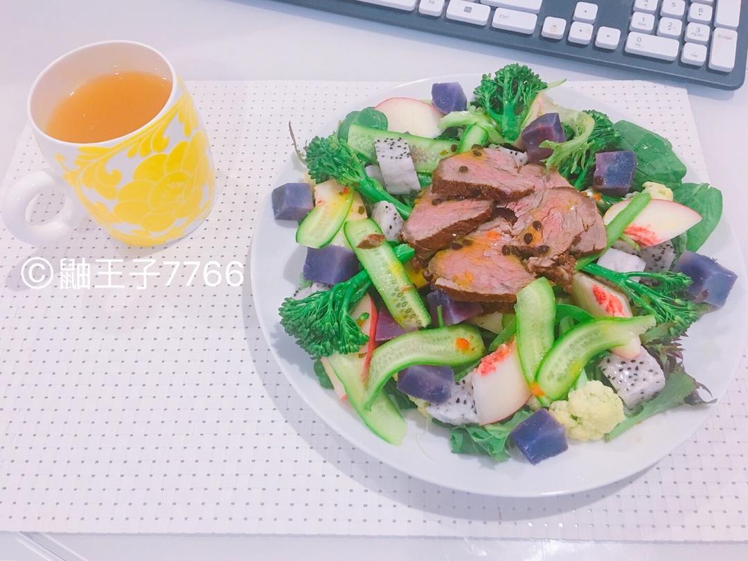 方便面虾仁蔬菜沙拉🥗
