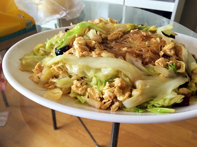包菜粉丝炒鸡蛋