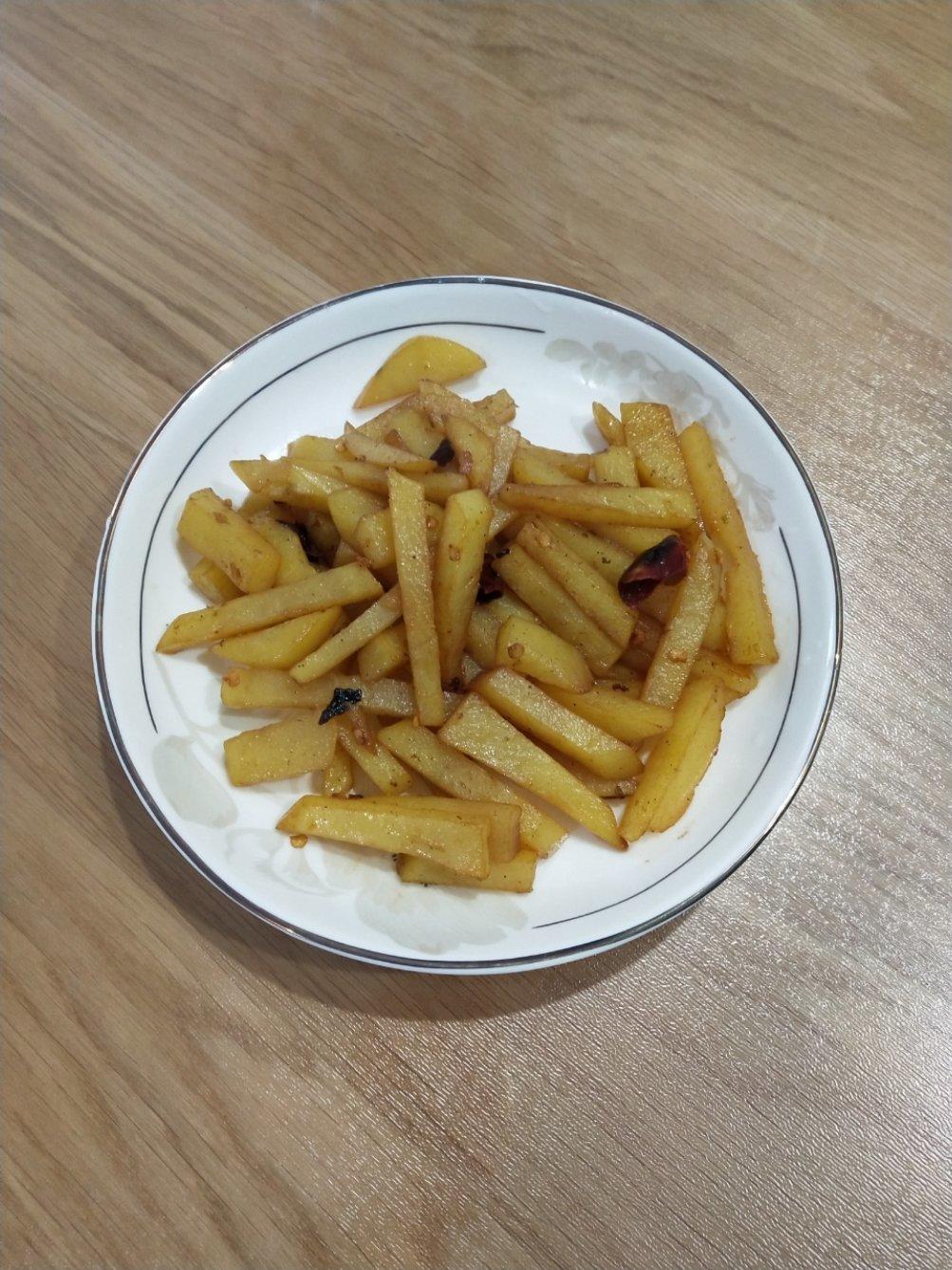 厨师长教你：“炝炒土豆丝”的家常做法，口感爽脆