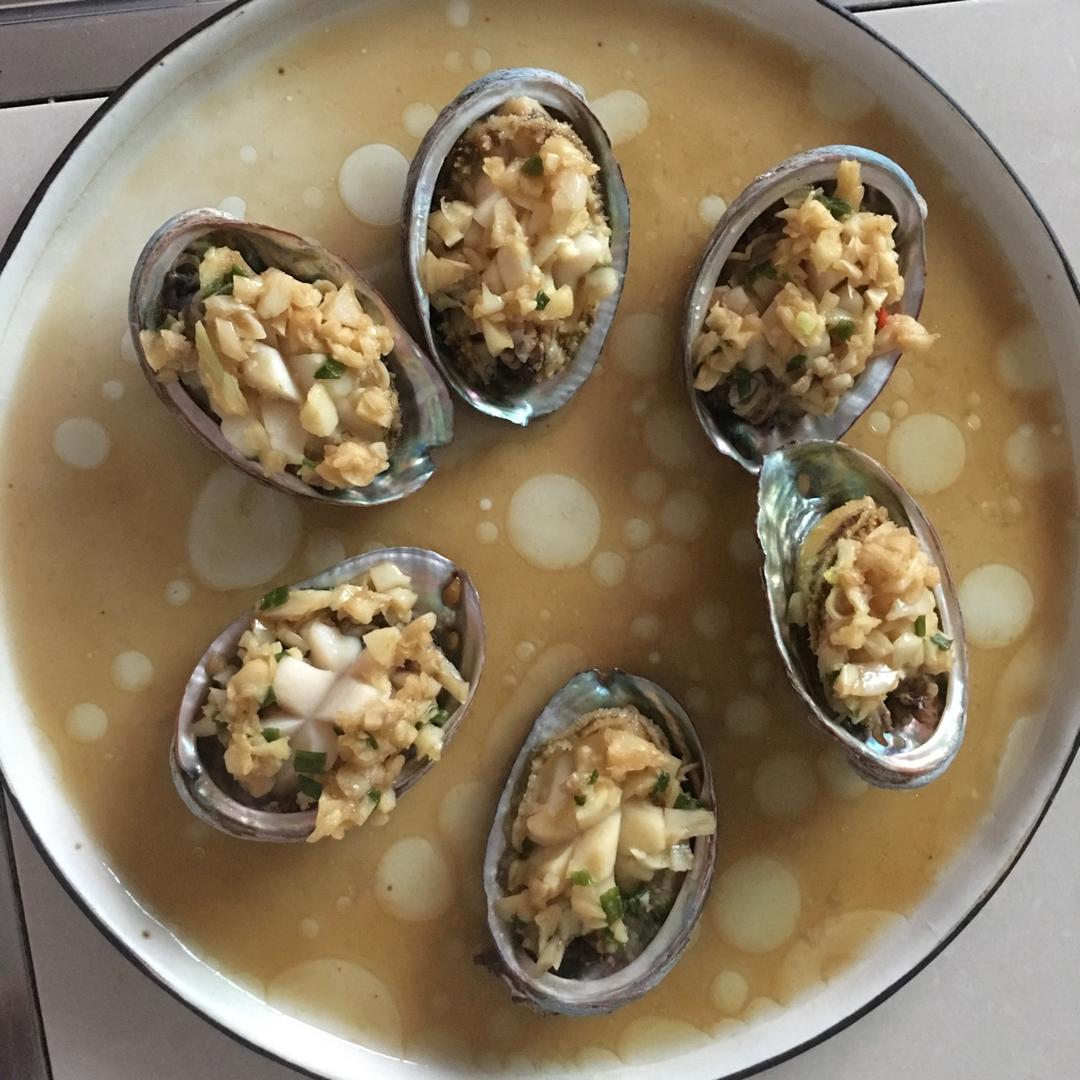 素颜馒头做的蒜蓉蒸鲜鲍鱼