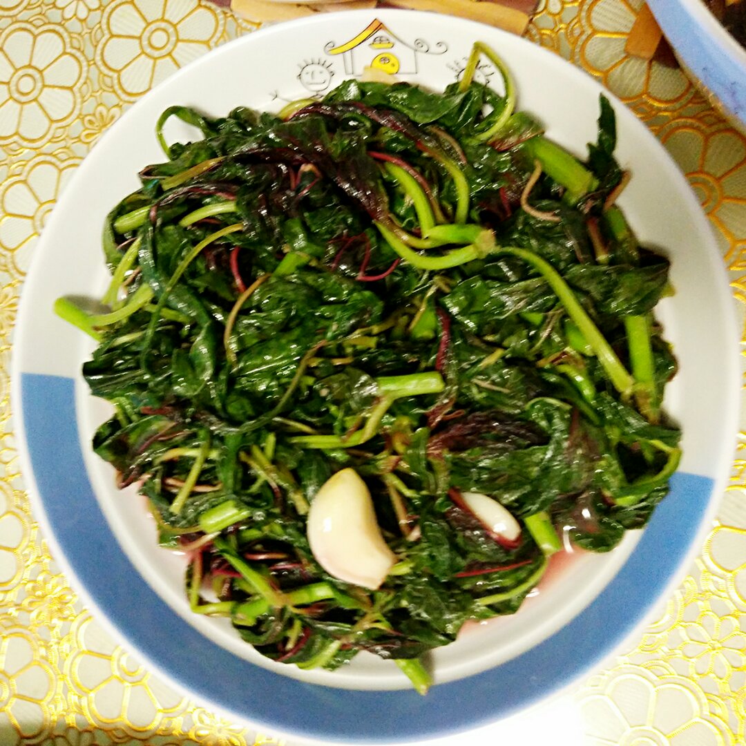 蒜茸炒红苋菜