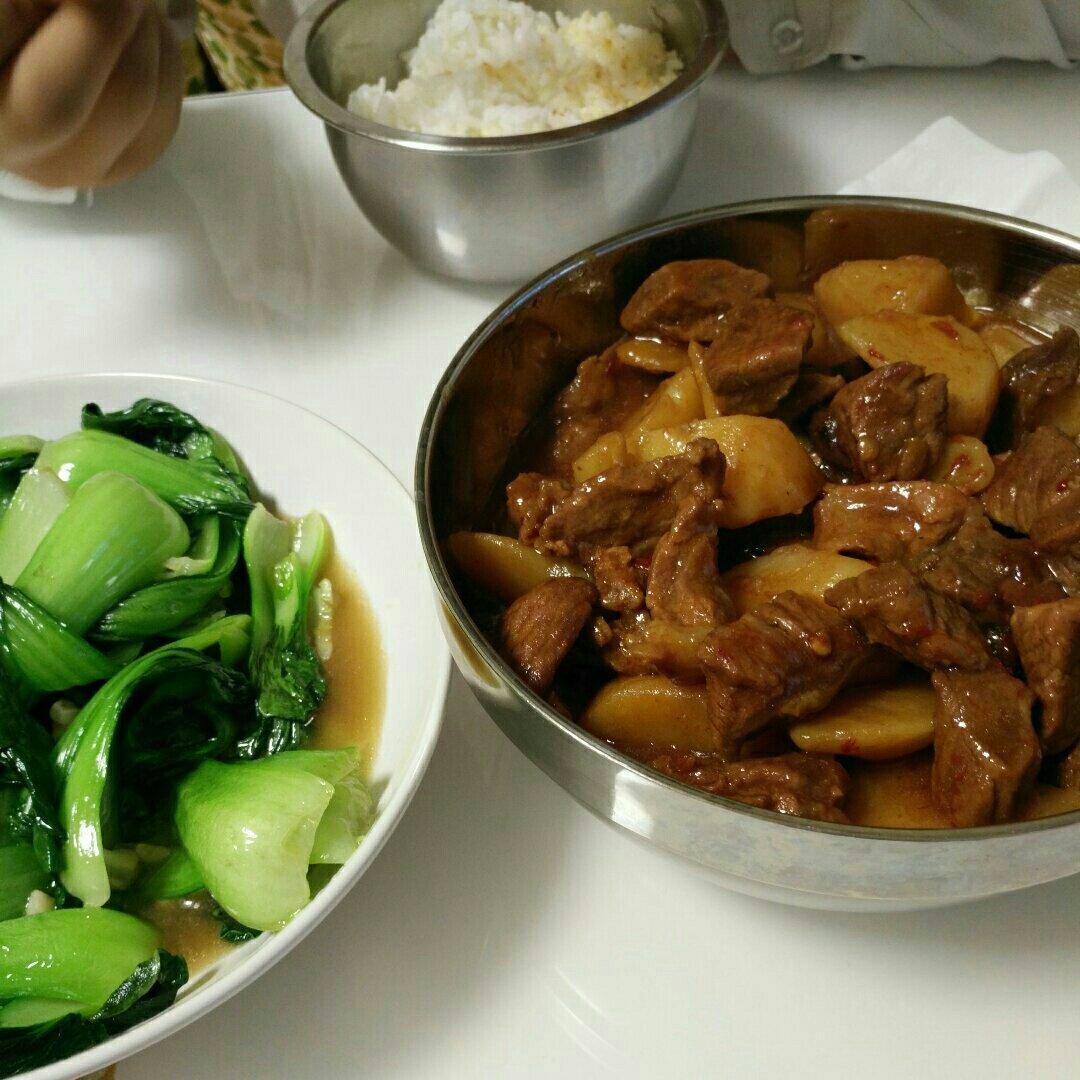 厨师长教你：“萝卜烧牛肉”的川味版做法，肉香四溢软烂入味