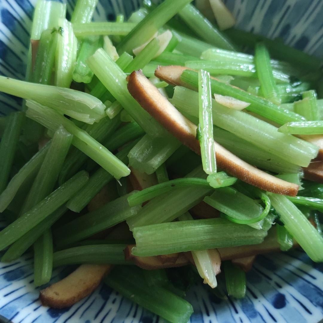 水芹菜炒香干