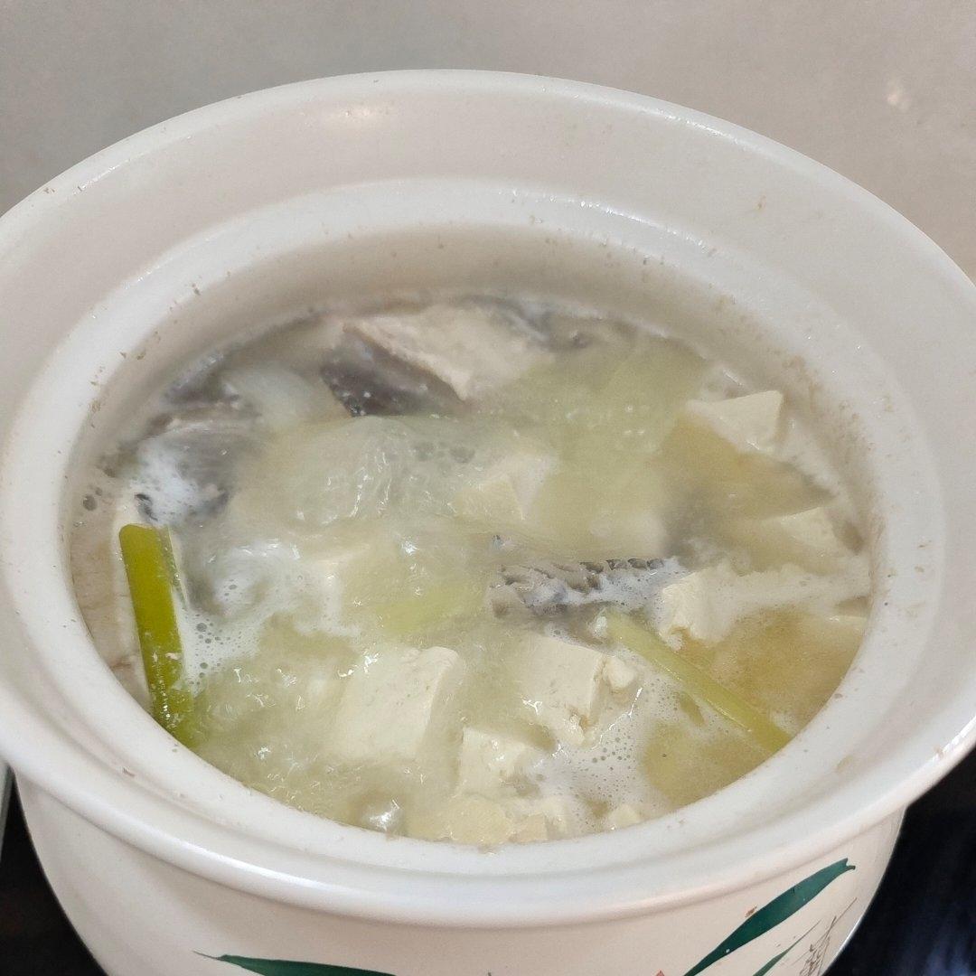 黑鱼豆腐汤