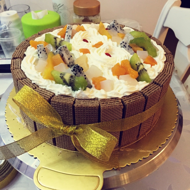 生日蛋糕教程【威化饼干围边】