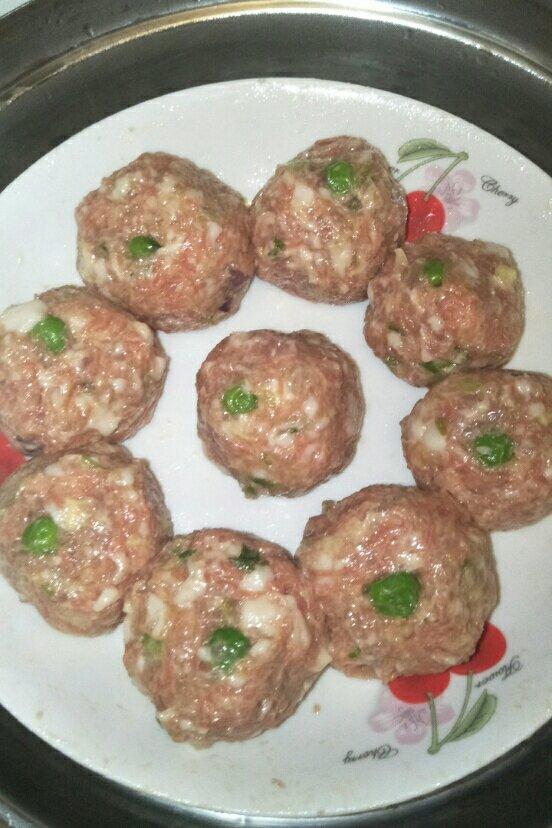 蒸萝卜猪肉丸子