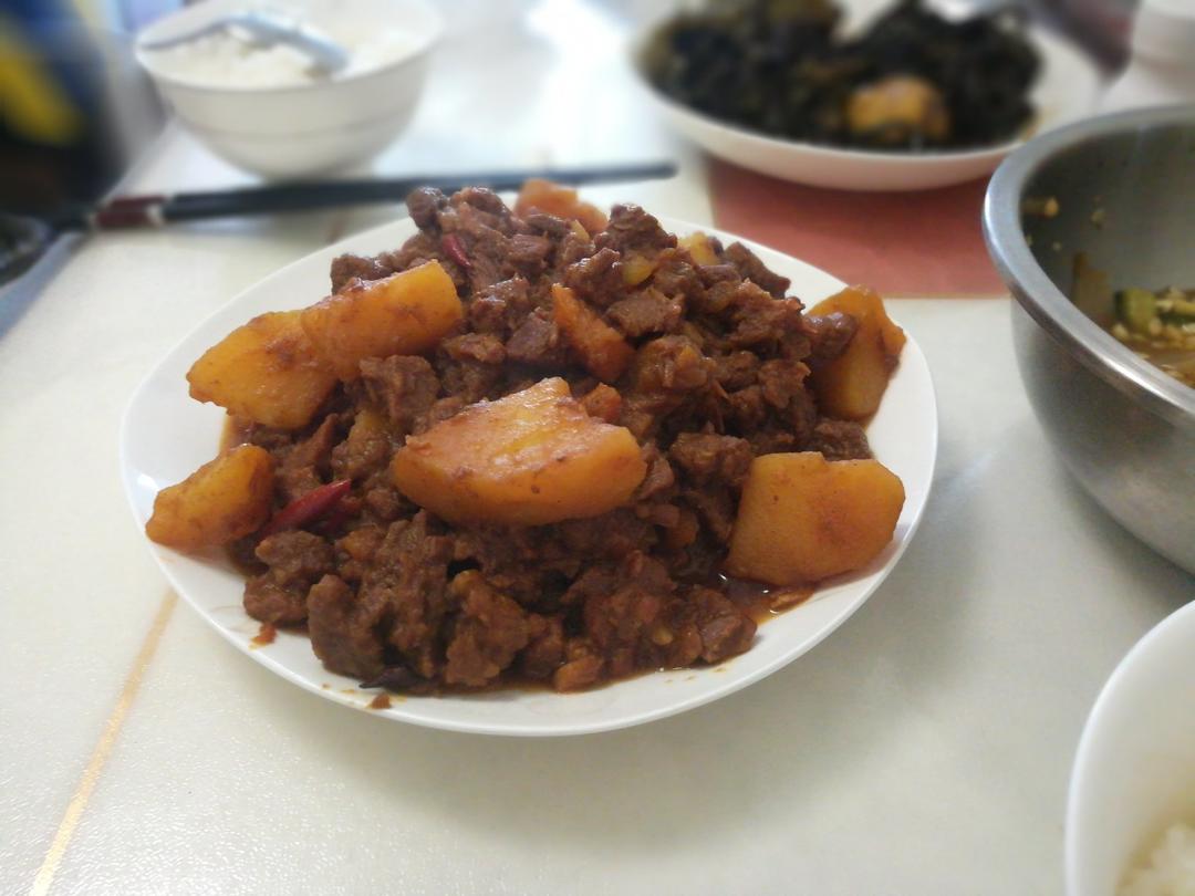 红烧牛肉土豆 （独家秘制）