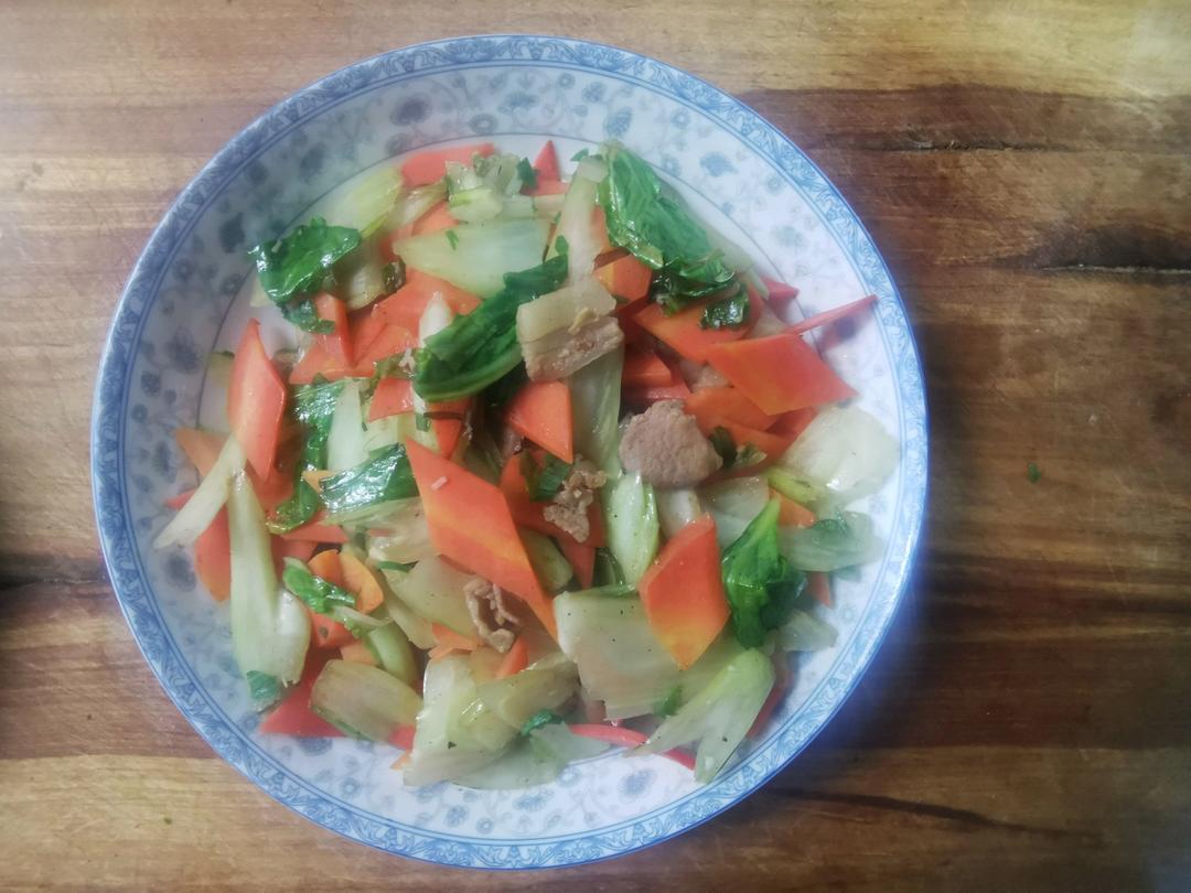 胡萝卜花菜叶子炒豆芽