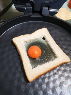 电饼铛土司煎蛋（三明治）的做法 步骤2