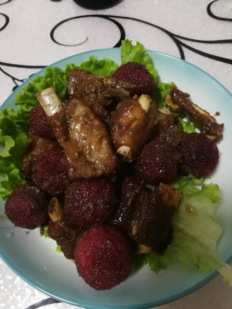 小羽私厨之杨梅烧排骨