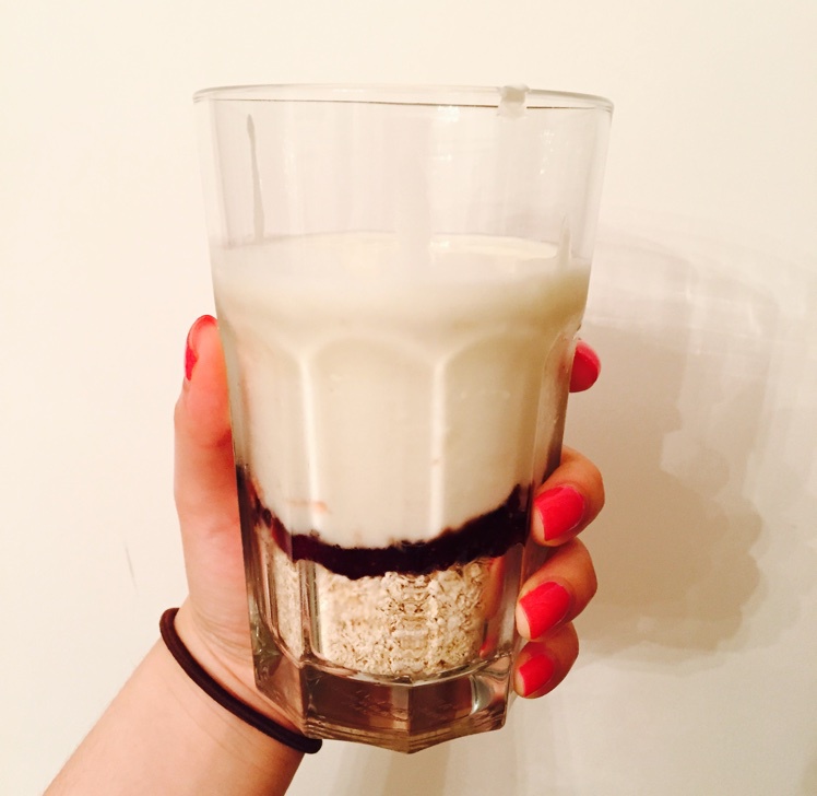 超流行的隔夜燕麦酸奶！！