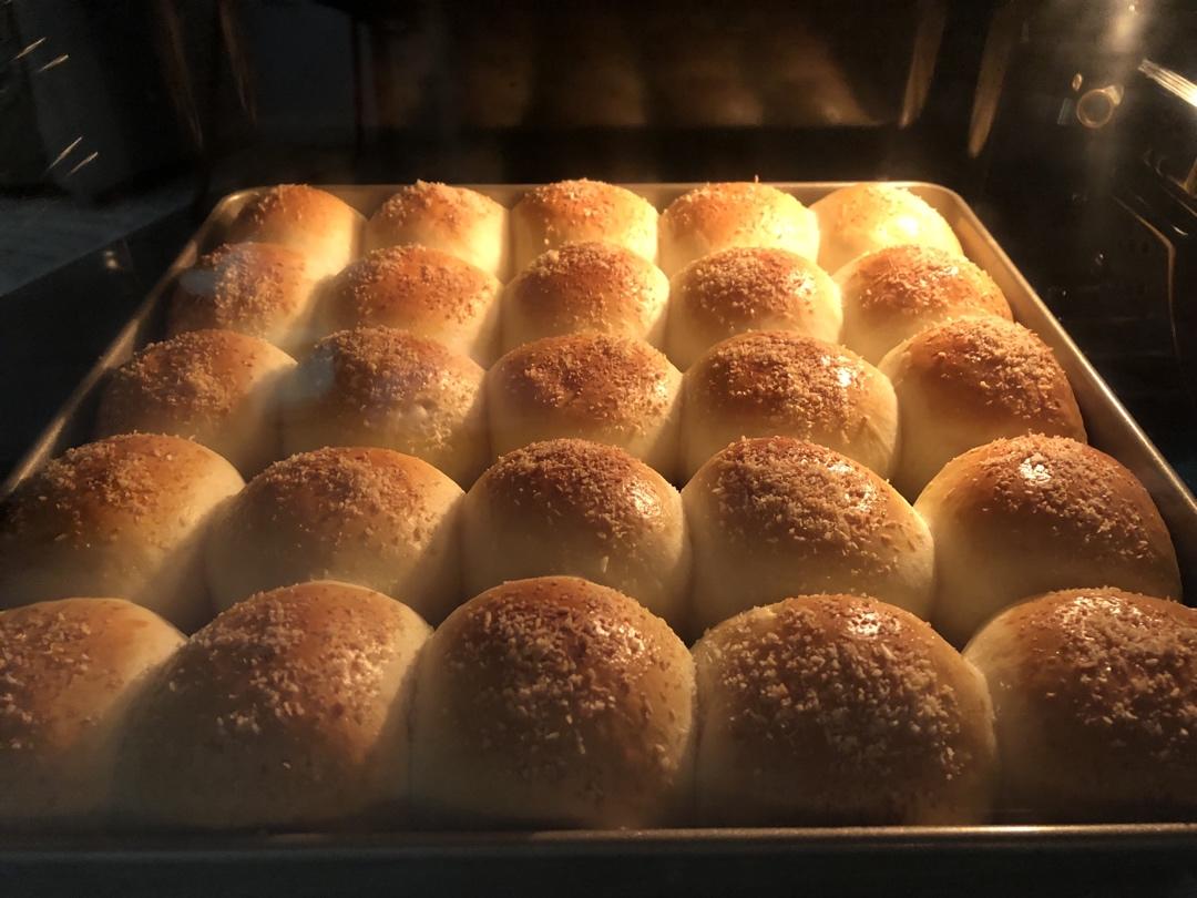 杏仁奶香小餐包