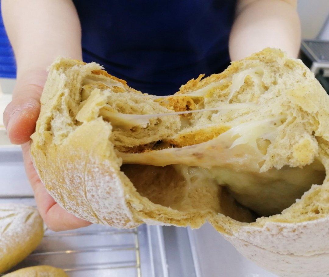 红豆/肉松麻薯软欧面包+石榴茶【曼食慢语】